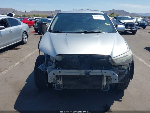 JA4AP3AW9JU026086 Mitsubishi Outlander Sport 2.4 Se