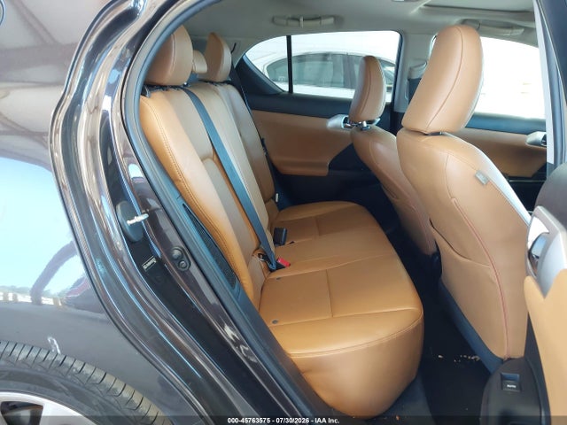 45763575 :رقم المزاد ، JTHKD5BH7B2003707 vin ، 2011 Lexus Ct 200h Premium مزاد بيع