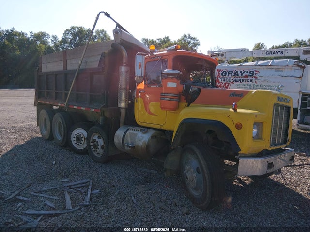 45763580 :رقم المزاد ، 1M3P114K6LT005032 vin ، 1990 Mack 600 Rd600 مزاد بيع