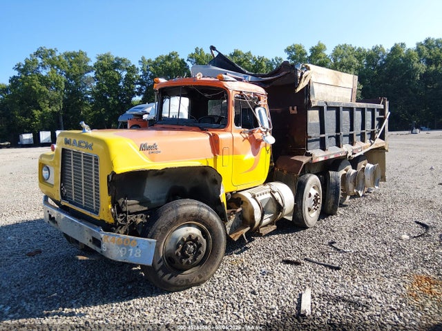 45763580 :رقم المزاد ، 1M3P114K6LT005032 vin ، 1990 Mack 600 Rd600 مزاد بيع