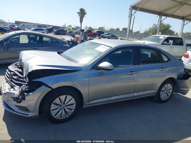 Продажа на аукционе авто 2019 Volkswagen Jetta 1.4t R-line/1.4t S/1.4t Se, vin: 3VWCB7BU6KM211345, номер лота: 45763596