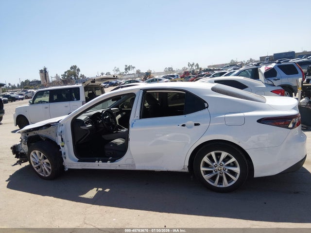 45763670 :رقم المزاد ، 4T1C11AK9PU833522 vin ، 2023 Toyota Camry Le مزاد بيع