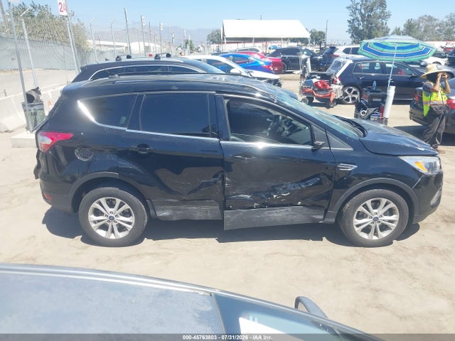 45763803 :رقم المزاد ، 1FMCU0GDXJUB44638 vin ، 2018 Ford Escape Se مزاد بيع