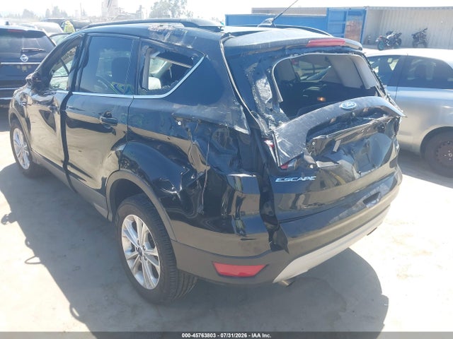 45763803 :رقم المزاد ، 1FMCU0GDXJUB44638 vin ، 2018 Ford Escape Se مزاد بيع