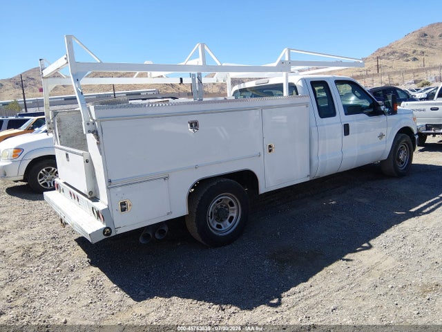 Ford F-350 Chassis Xl 2015 1FD8X3ET5FEA05060 Image 4