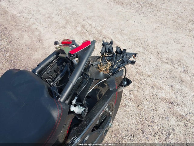 2025 Honda Cbr650 R მანქანა იყიდება აუქციონზე, vin: MLHRH1556S5101072, აუქციონის ნომერი: 45763889