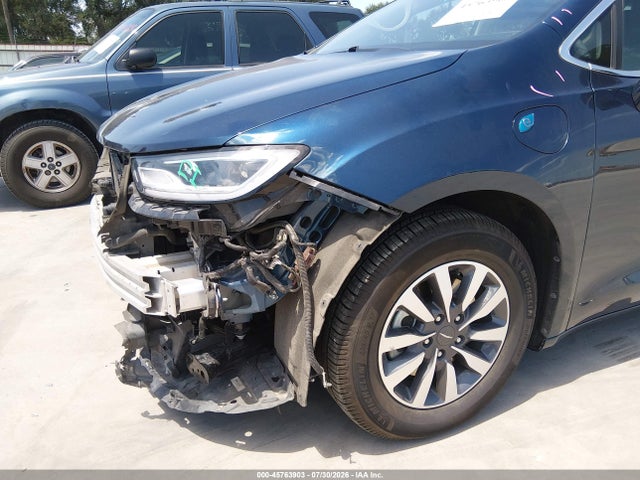 Продаж на аукціоні авто 2022 Chrysler Pacifica Hybrid Touring L, vin: 2C4RC1L72NR196601, номер лоту: 45763903