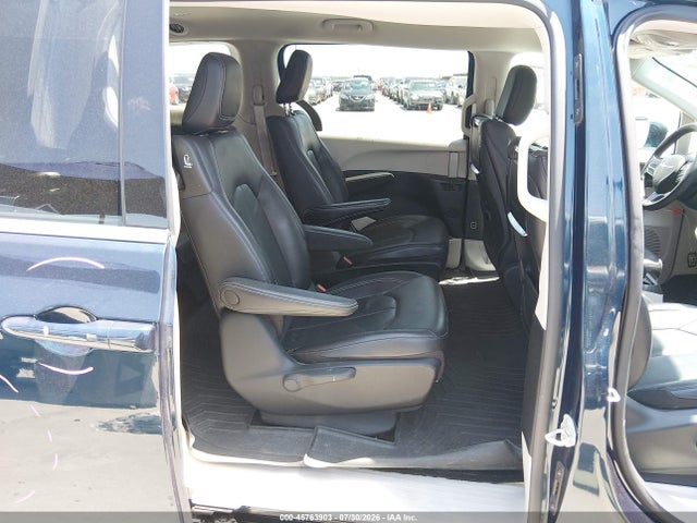 Продаж на аукціоні авто 2022 Chrysler Pacifica Hybrid Touring L, vin: 2C4RC1L72NR196601, номер лоту: 45763903
