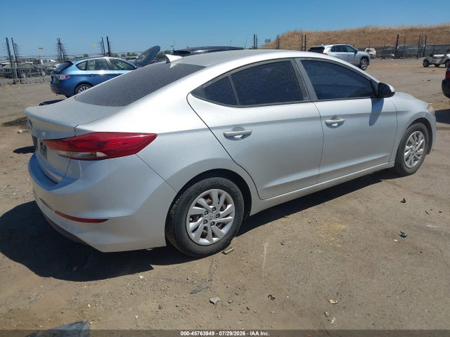 Hyundai ELANTRA SE 2017 5NPD74LF2HH110261 Image 4