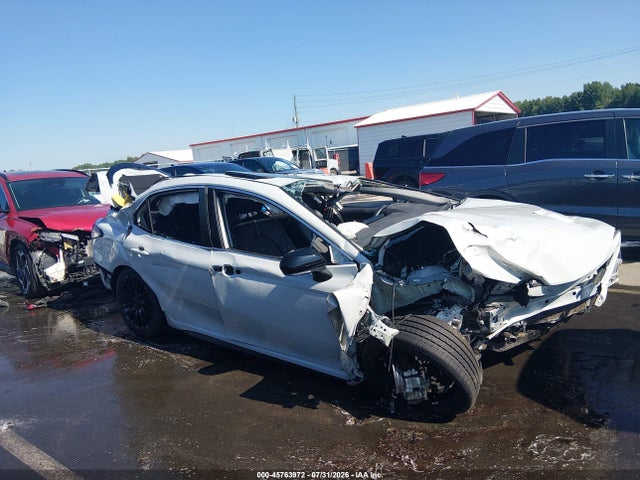 45763972 :رقم المزاد ، 4T1T11AK1NU044813 vin ، 2022 Toyota Camry Se مزاد بيع