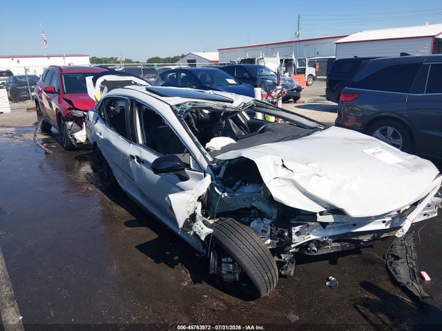 45763972 :رقم المزاد ، 4T1T11AK1NU044813 vin ، 2022 Toyota Camry Se مزاد بيع