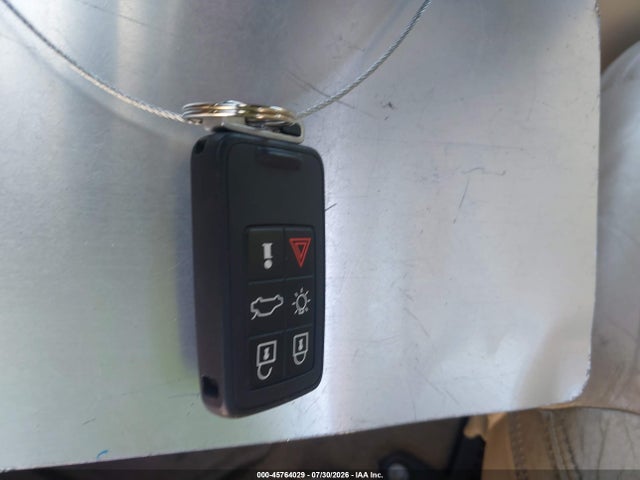 45764029 :رقم المزاد ، YV1612FS9E2295813 vin ، 2014 Volvo S60 T5 Platinum مزاد بيع