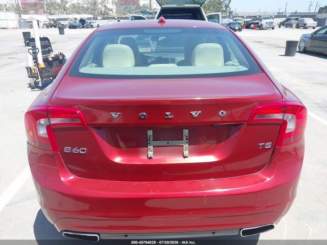 45764029 :رقم المزاد ، YV1612FS9E2295813 vin ، 2014 Volvo S60 T5 Platinum مزاد بيع