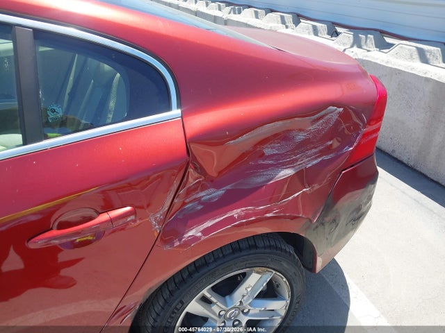 45764029 :رقم المزاد ، YV1612FS9E2295813 vin ، 2014 Volvo S60 T5 Platinum مزاد بيع