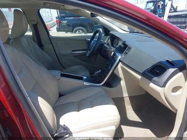 45764029 :رقم المزاد ، YV1612FS9E2295813 vin ، 2014 Volvo S60 T5 Platinum مزاد بيع