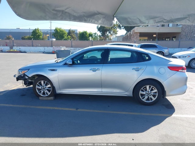KNAGT4L38H5132826 KIA Optima Lx