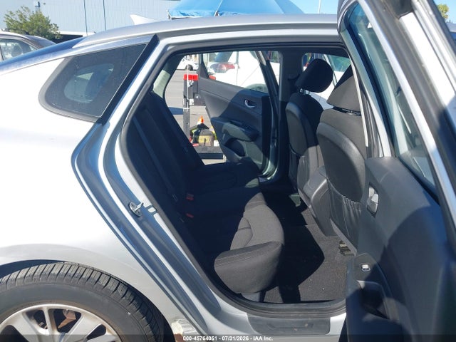 KNAGT4L38H5132826 KIA Optima Lx