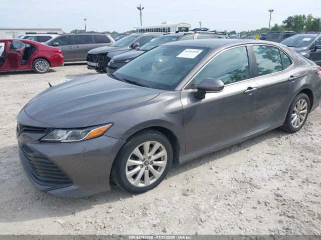 45764056 :رقم المزاد ، 4T1L11BK2LU013078 vin ، 2020 Toyota Camry Le Awd مزاد بيع