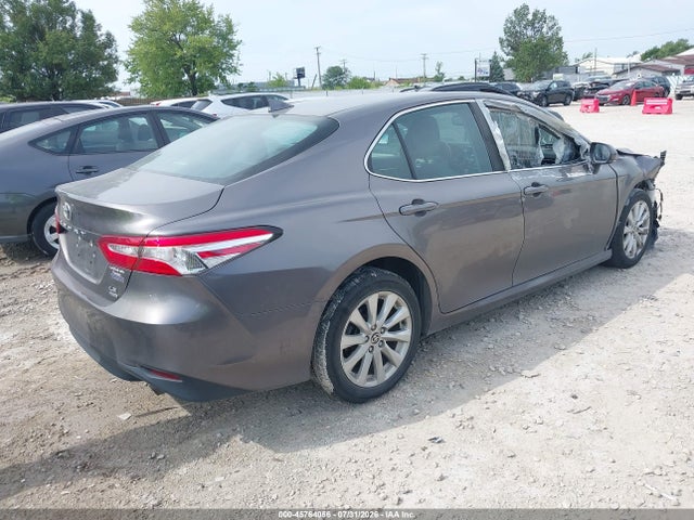 45764056 :رقم المزاد ، 4T1L11BK2LU013078 vin ، 2020 Toyota Camry Le Awd مزاد بيع