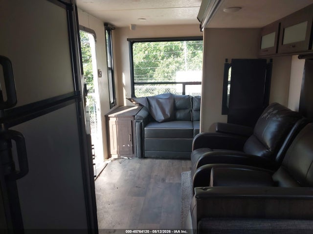 Forest River Salem 2018 4X4TSMD2XJA322225 Image 8