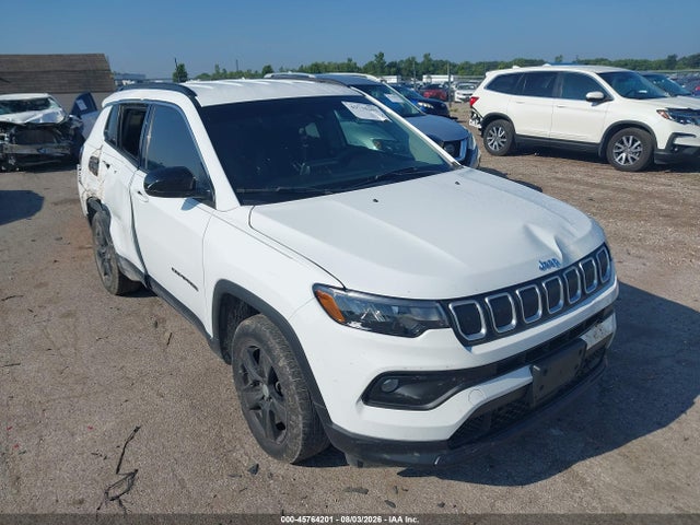 45764201 :رقم المزاد ، 3C4NJDBB0NT155361 vin ، 2022 Jeep Compass Latitude 4x4 مزاد بيع