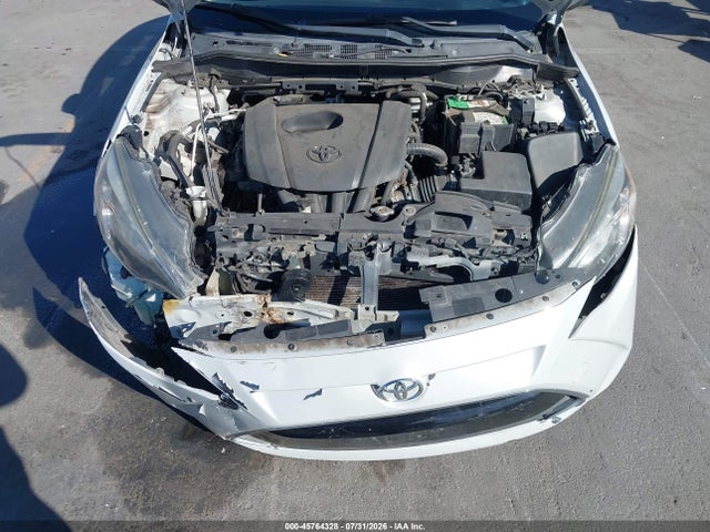 3MYDLBYV0KY521654 Toyota YARIS LE