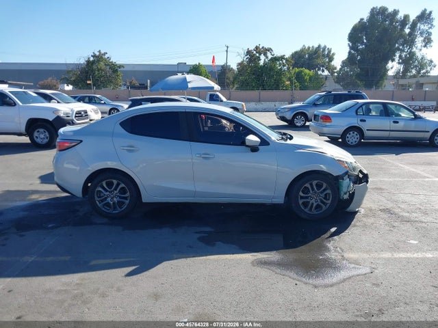 3MYDLBYV0KY521654 Toyota YARIS LE