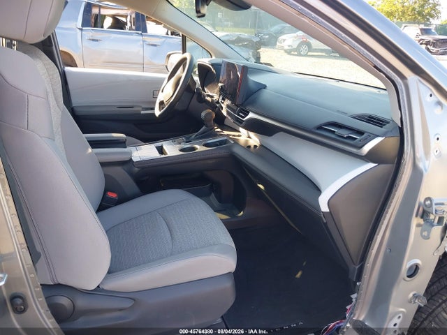 Toyota SIENNA LE 2026 5TDKRKECXTS317864 Image 5