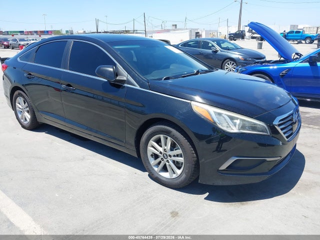 Hyundai SONATA SE 2017 5NPE24AF2HH448975 zdjęcie główne