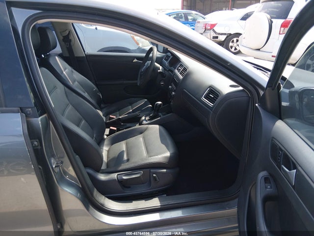 2014 Volkswagen Jetta 1.8t Se მანქანა იყიდება აუქციონზე, vin: 3VWD17AJ7EM227976, აუქციონის ნომერი: 45764596