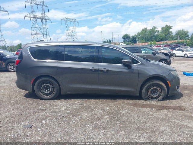 Продаж на аукціоні авто 2018 Chrysler Pacifica L, vin: 2C4RC1AG4JR262045, номер лоту: 45764623