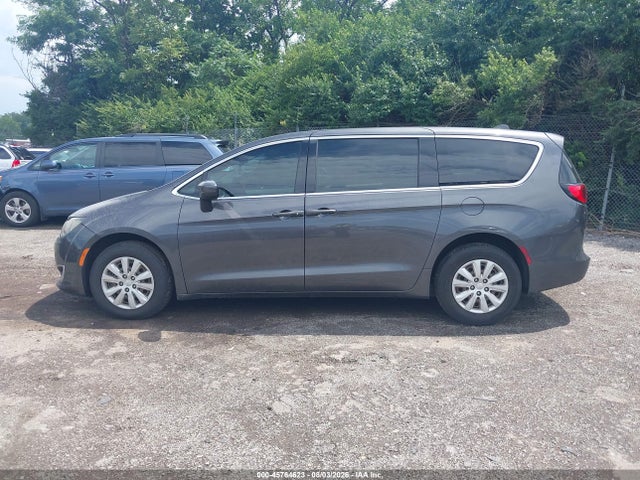 Продаж на аукціоні авто 2018 Chrysler Pacifica L, vin: 2C4RC1AG4JR262045, номер лоту: 45764623