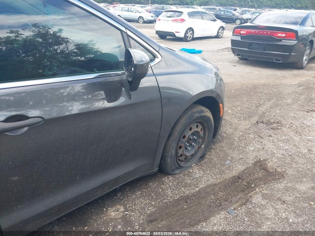 Продаж на аукціоні авто 2018 Chrysler Pacifica L, vin: 2C4RC1AG4JR262045, номер лоту: 45764623