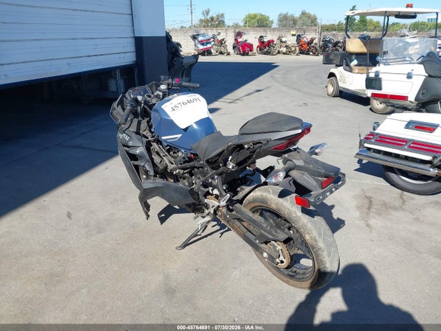 Продаж на аукціоні авто 2022 Kawasaki Ex400, vin: JKAEXKG13NDAG4327, номер лоту: 45764691