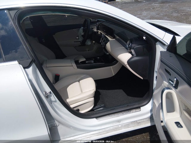 W1K5J4HB9LN084266 Mercedes-Benz CLA 250 4MATIC