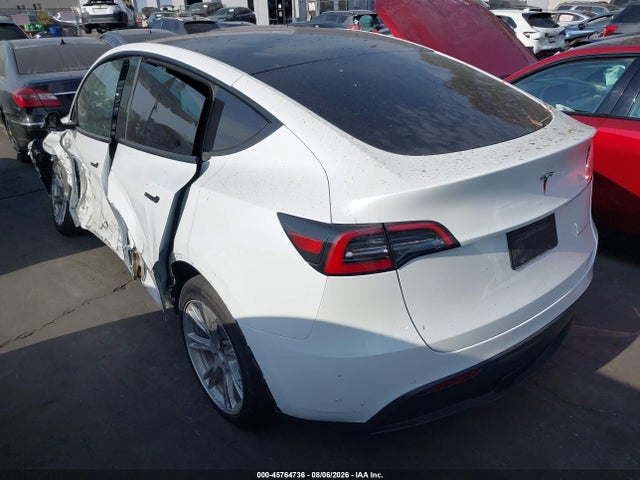 Auction sale of the 2022 Tesla Model Y Long Range Dual Motor All-wheel Drive, vin: 7SAYGDEE9NF317362, lot number: 45764736