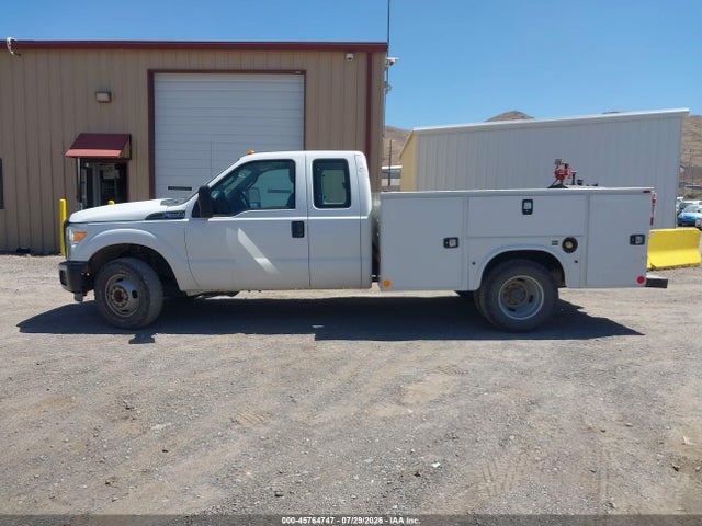 Ford F-350 Chassis Xl 2015 1FD8X3G61FED30845 Image 14