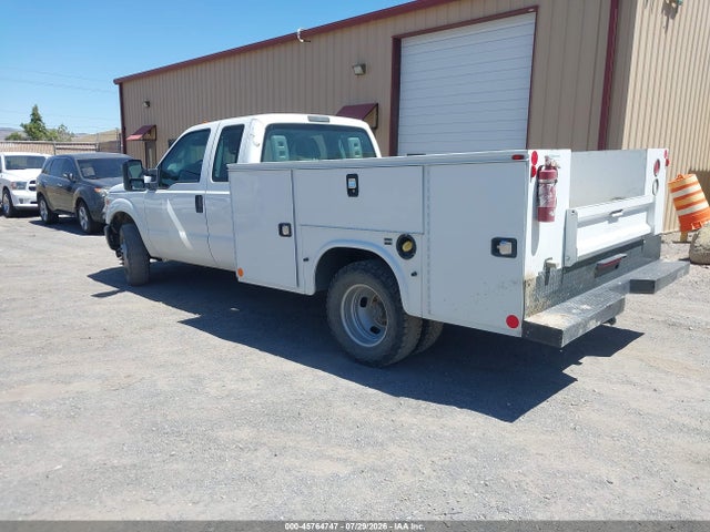 Ford F-350 Chassis Xl 2015 1FD8X3G61FED30845 Image 3