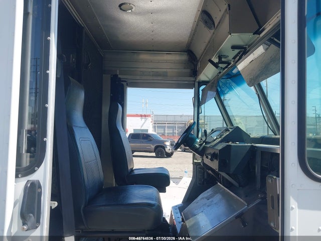 1FC3E3KS1GDC55371 Ford E-350 Stripped