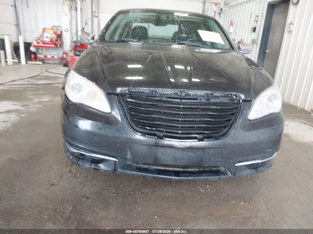 45764887 :رقم المزاد ، 1C3BC2FG8BN503687 vin ، 2011 Chrysler 200 Limited مزاد بيع