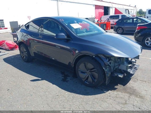Tesla Model Y All-wheel Drive/long Range Launch Series/premium All-wheel Drive 2026 7SAYGDEE4TF604024 главное изображение