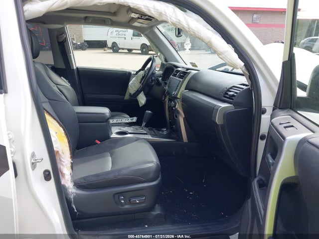 2023 Toyota 4runner Sr5 Premium მანქანა იყიდება აუქციონზე, vin: JTENU5JR8P6206206, აუქციონის ნომერი: 45764901
