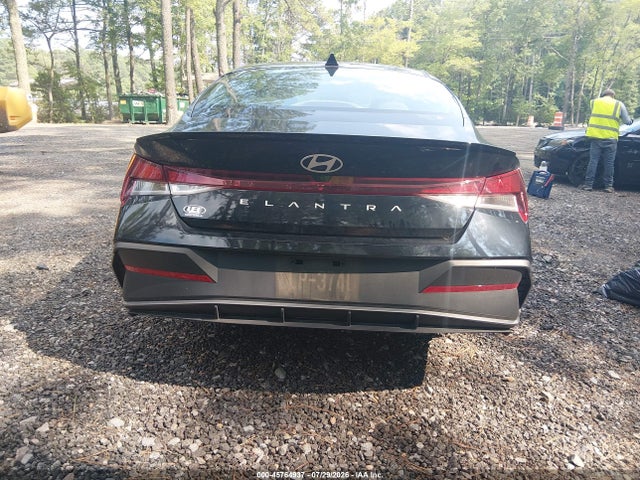 2025 Hyundai Elantra Sel Sport მანქანა იყიდება აუქციონზე, vin: KMHLM4DG5SU040761, აუქციონის ნომერი: 45764937