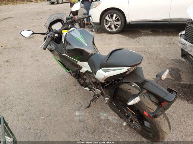 Продажа на аукционе авто 2022 Kawasaki Ex650 N, vin: ML5EXEN11NDA76100, номер лота: 45764965