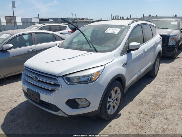 Ford ESCAPE SE 2018 1FMCU9GDXJUD08555 Image 2