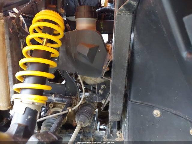 Can-Am Commander 800r Xt 2014 3JBKKCN17EJ000477 Image 9