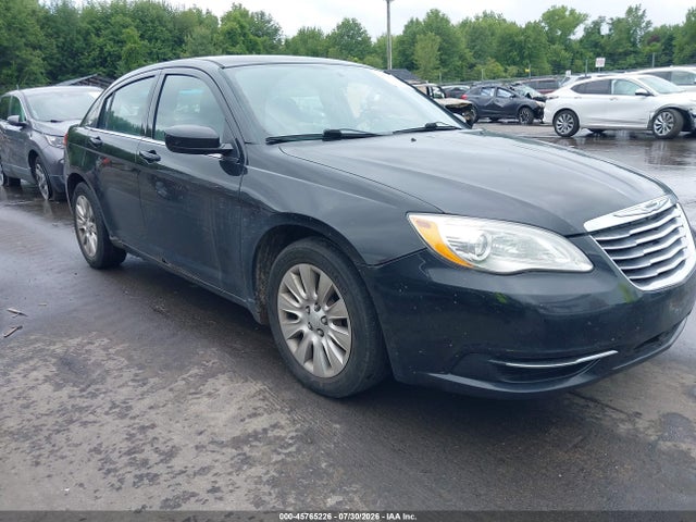 45765226 :رقم المزاد ، 1C3CCBAB6EN211458 vin ، 2014 Chrysler 200 Lx مزاد بيع
