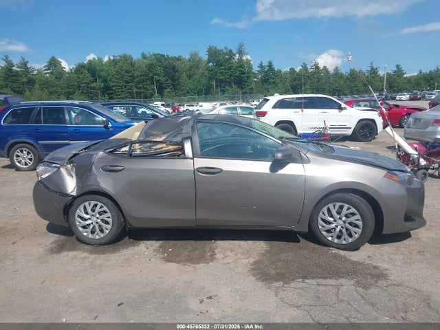 2T1BURHE9JC015329 Toyota COROLLA LE