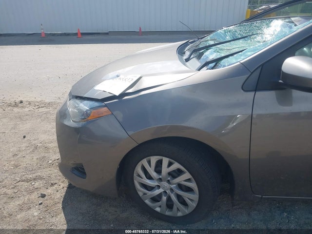 2T1BURHE9JC015329 Toyota COROLLA LE