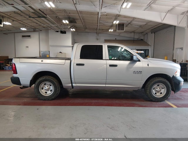 1C6RR7KGXJS154227 RAM 1500 Tradesman 4x4 5&#039;7 Box